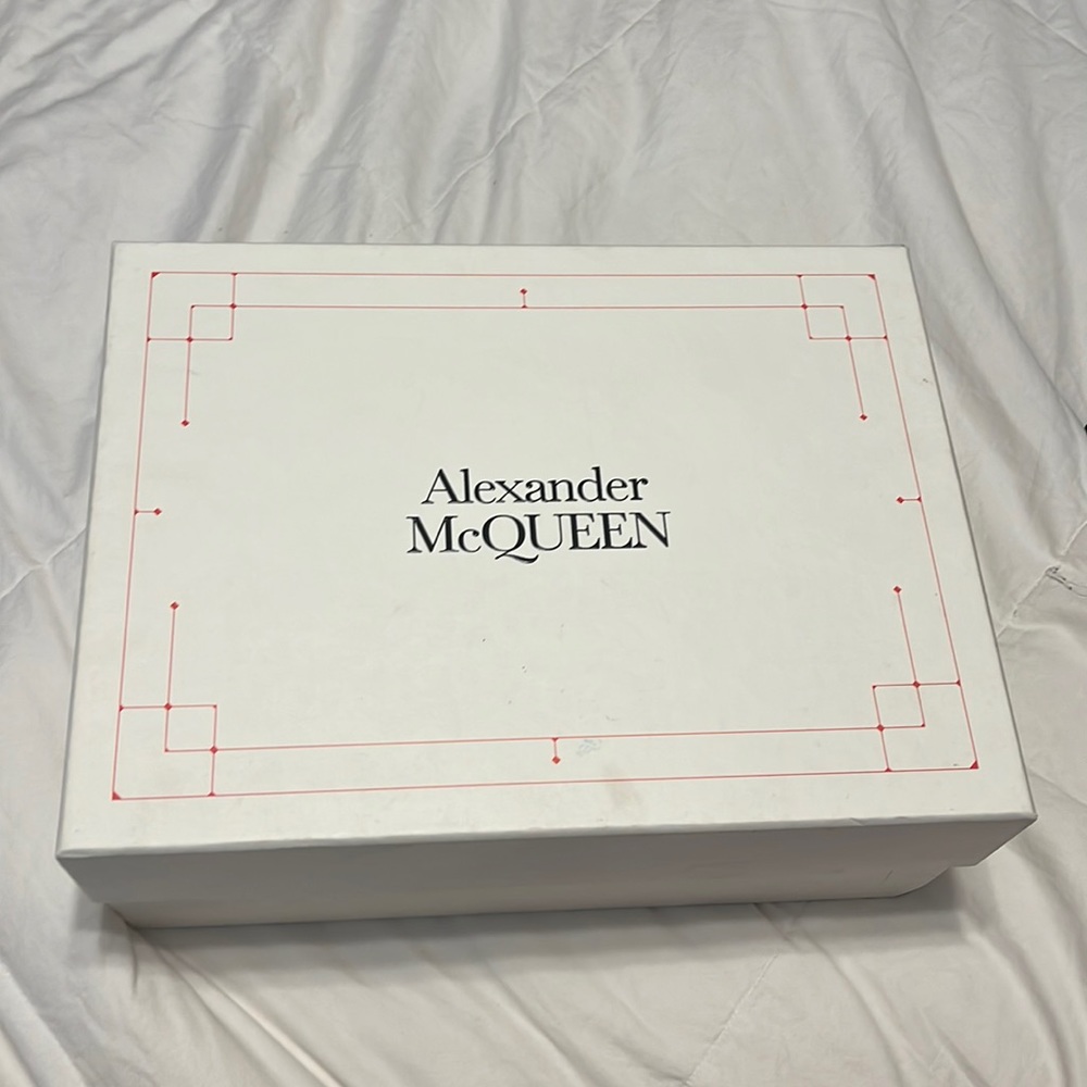 Alexander McQueen Sneakers in excellent condition. Like new. True to size.